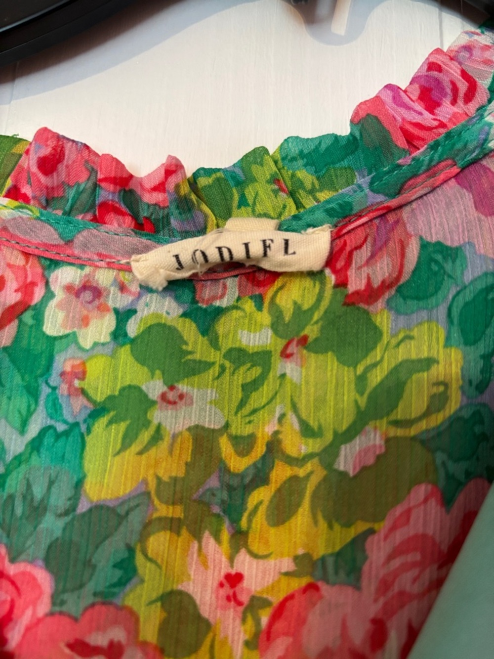 JODIFL Green Floral Tie-Neck Blouse with Pink Roses - Picture 2 of 3